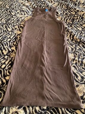 Old Navy Slim Fitted Ribbed Tank Dress in Peppercorn